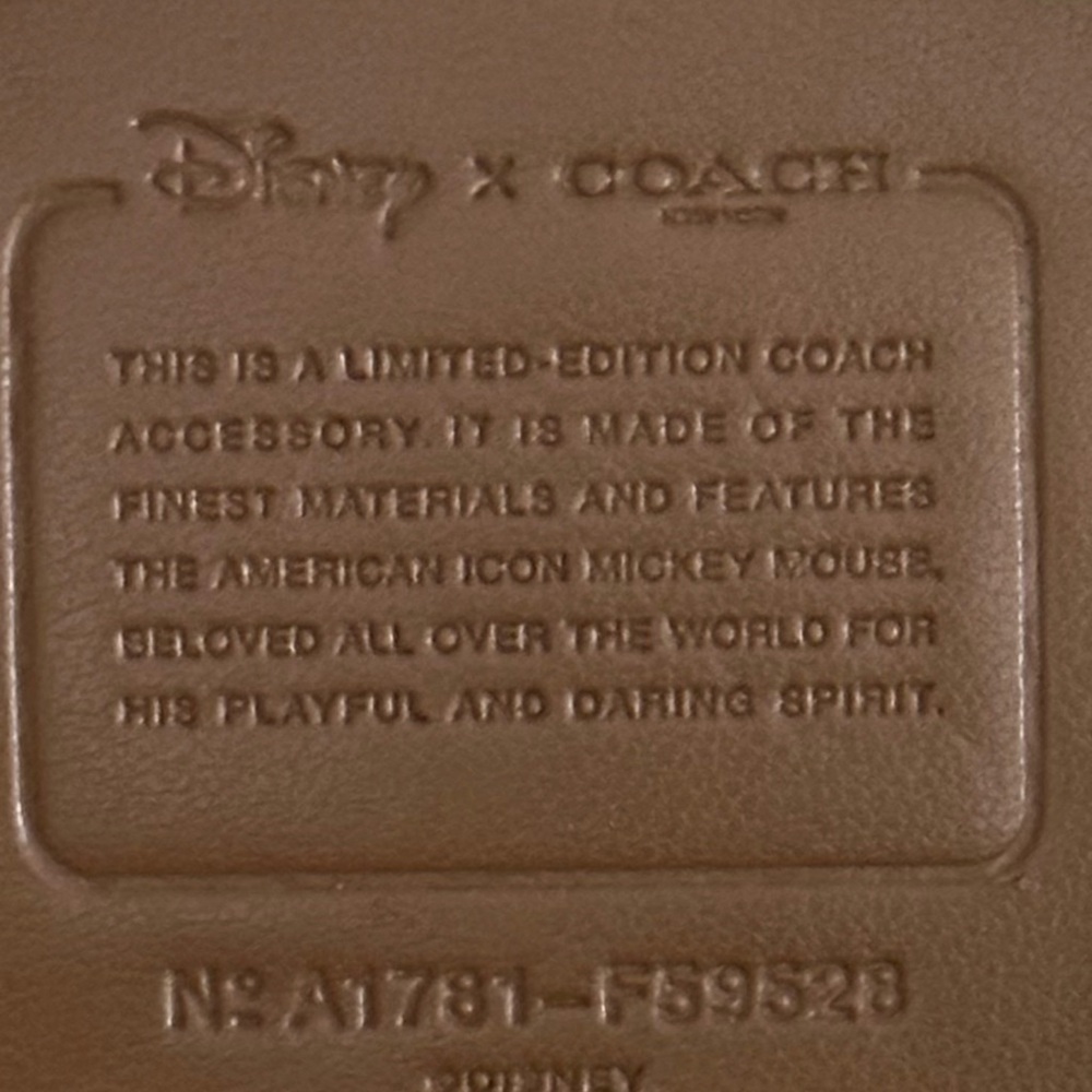 RARE Coach x Disney - Mickey Mouse Wristlet - Picture 3 of 5